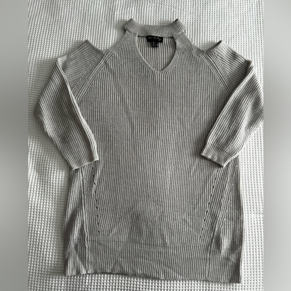 Gray open shoulder crew neck knit sweater - Picture 1 of 4